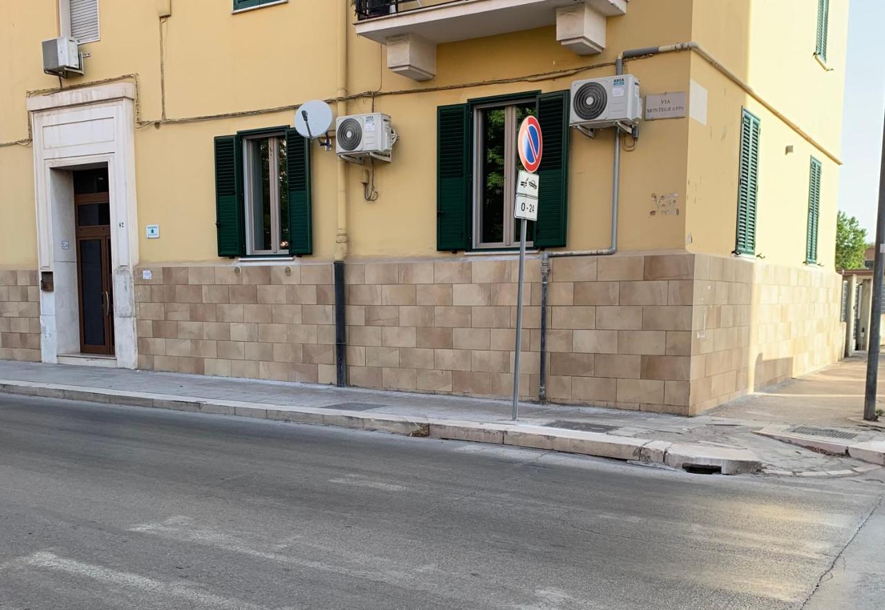 B&B Piano Romano -Con Parcheggio Privato Gratuito- Foggia Eksteriør billede